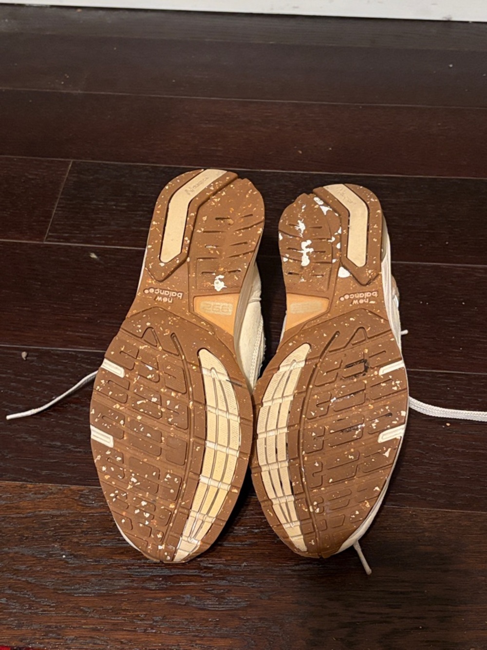 New Balance 992 Unisex Beige and Light Gray Sneakers- Needs TLC - Picture 9 of 10